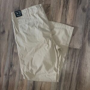 American Eagle Men's Khaki Original Straight Pants SIZE 38x32 NWT